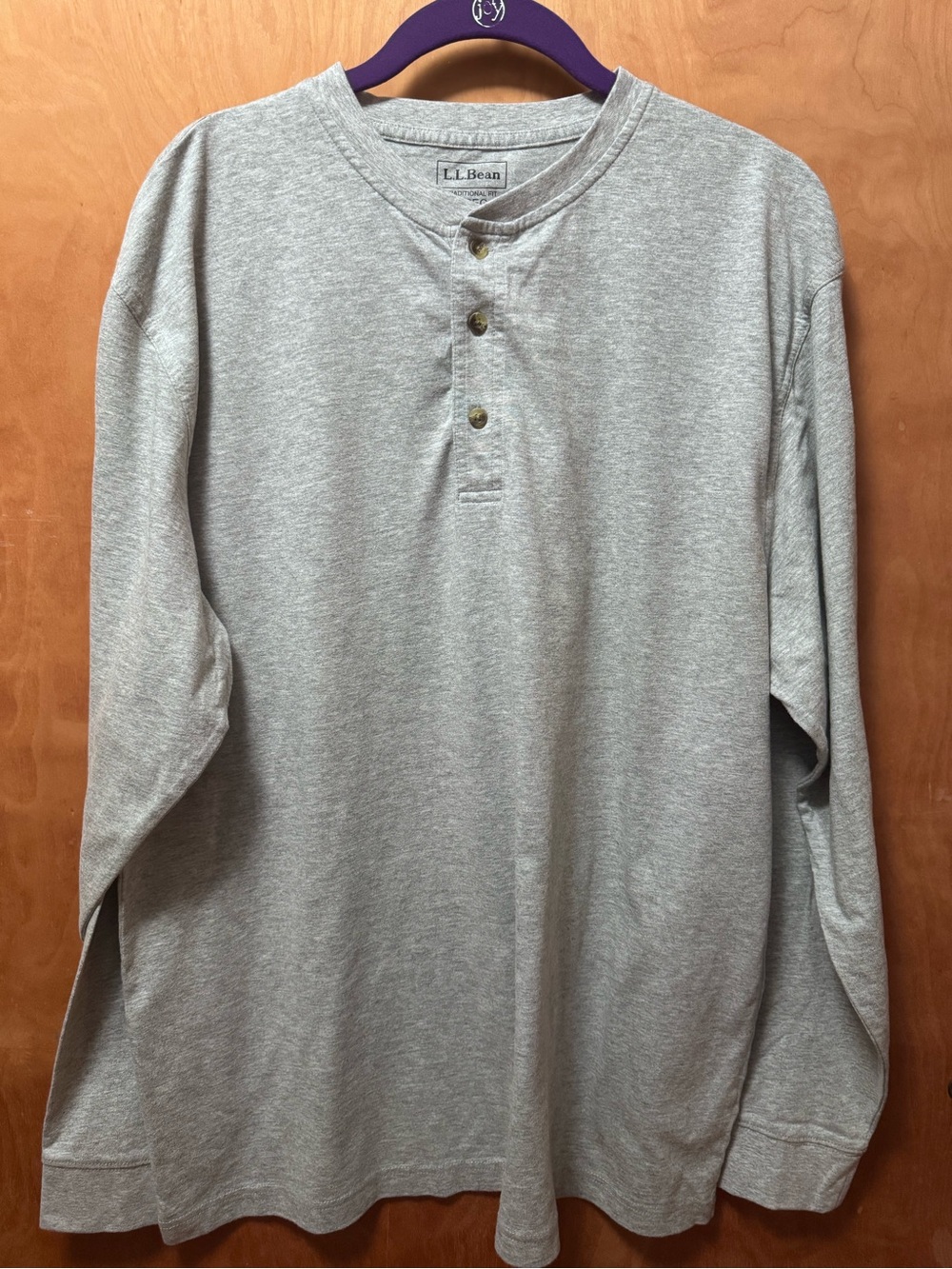L.L. Bean Men’s Light Gray Long-Sleeve Henley size large